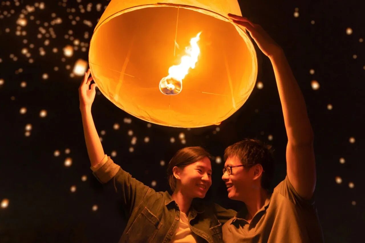 Photograph the magical nights of Laos romance